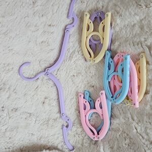*LAST CHANCE!* Foldable Travel Hangers Set of 8